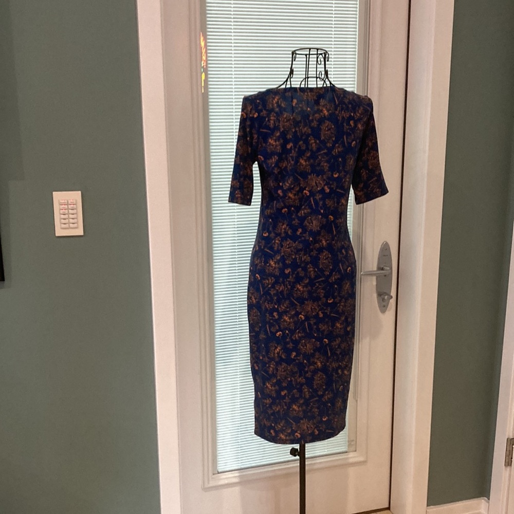 Dress - Picture 5 of 5